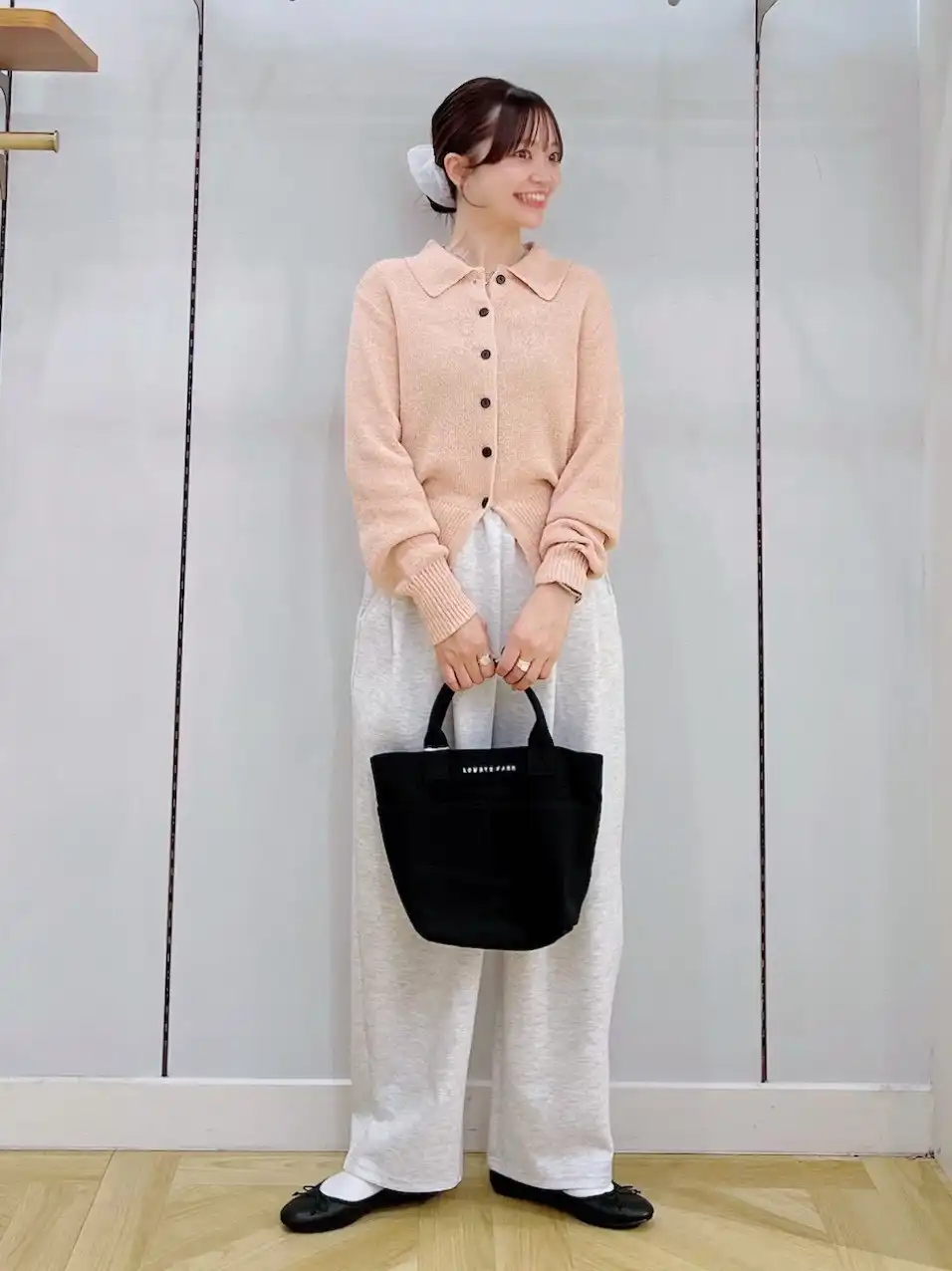 やわらかなメランジカラーが可愛い、襟付きニット♡