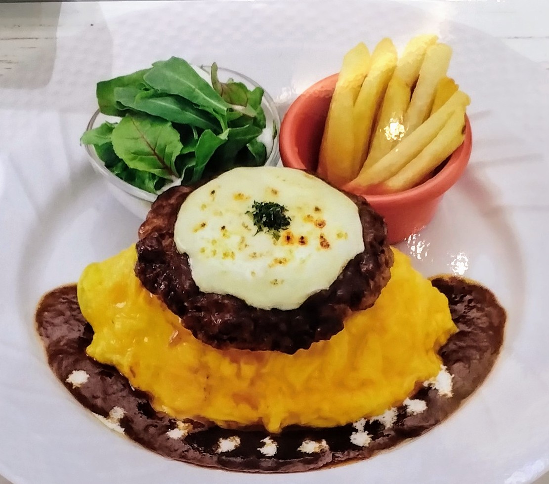 ボリューム満点！オムライス&炙りチーズハンバーグプレート
