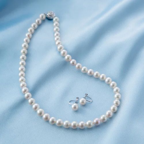 真珠ネックレスの糸替え　していますか？