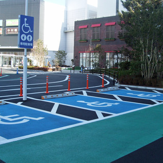 おもいやり駐車場 【ブルーゾーン】のご案内