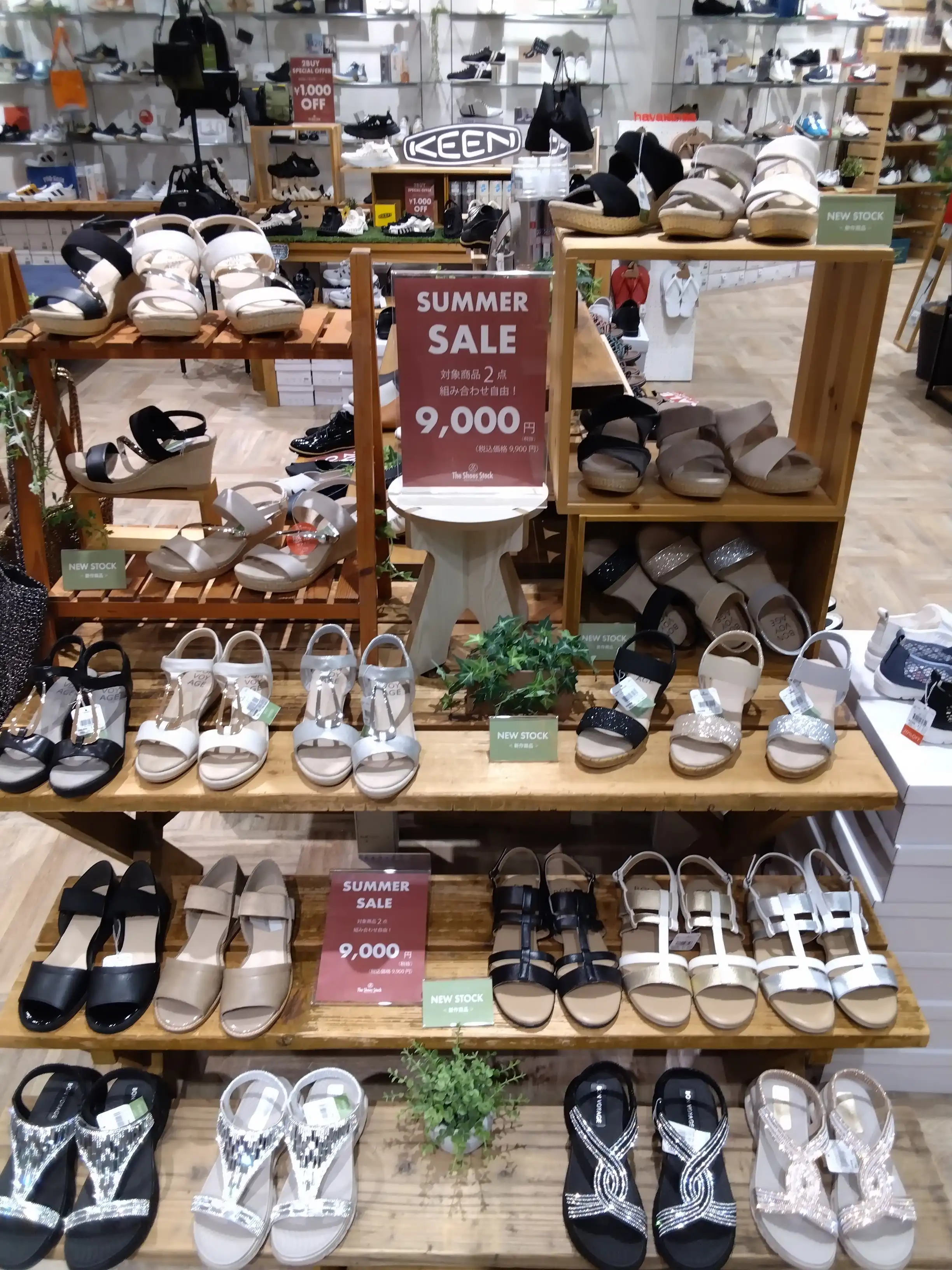 婦人サンダル、パンプス2足で税込9,900円のお買い得なキャンペーン実施中！！