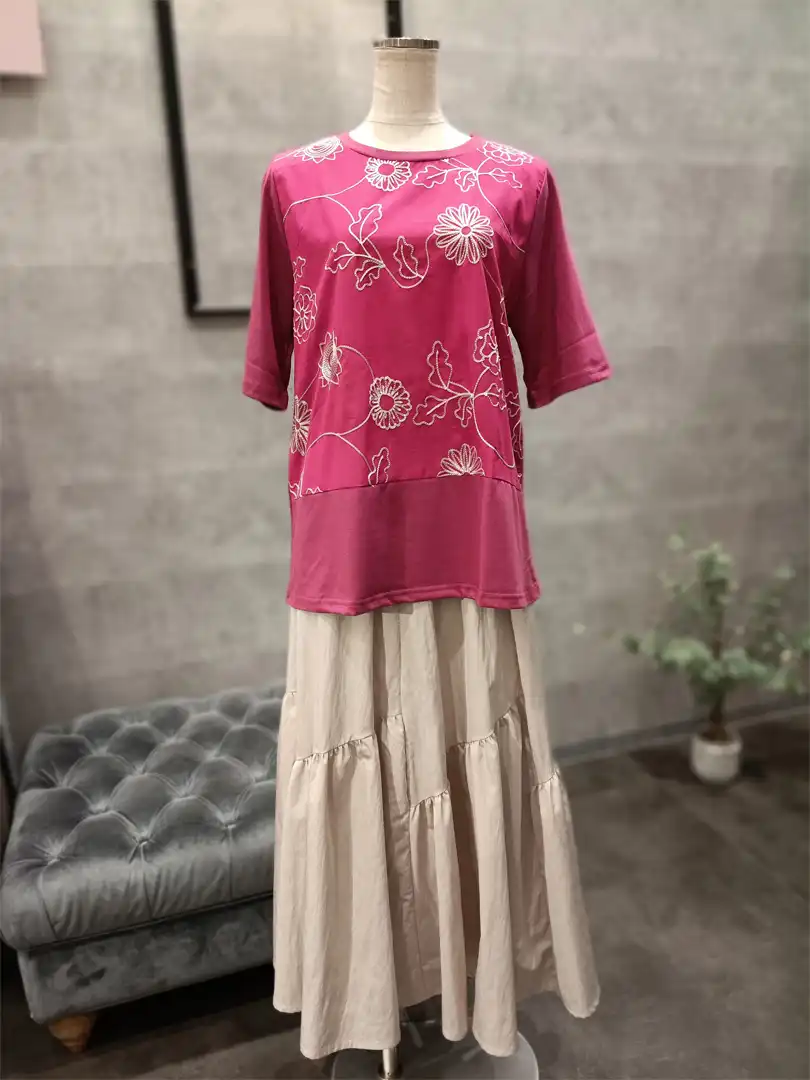 ☆花刺繡Tシャツ☆