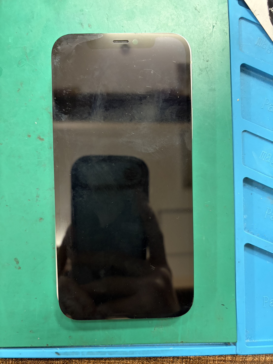 iPhone12の バッテリー修理も当店にお任せ！