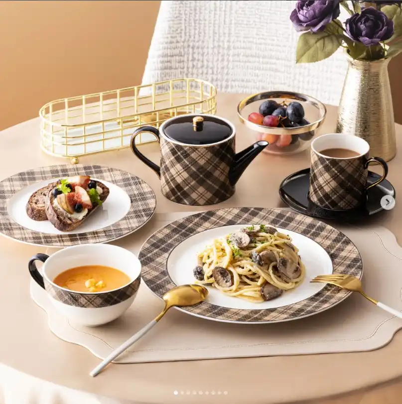 【NEW】おしゃれな秋のおうちカフェを叶える、タータンチェック柄のテーブルウェア♡