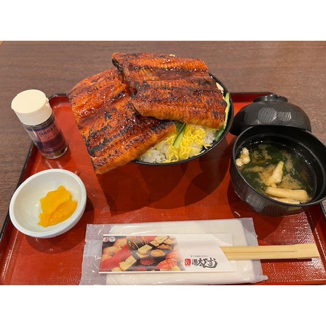 贅沢にうなぎを500g使用！うなぎ丼 税込3,020円