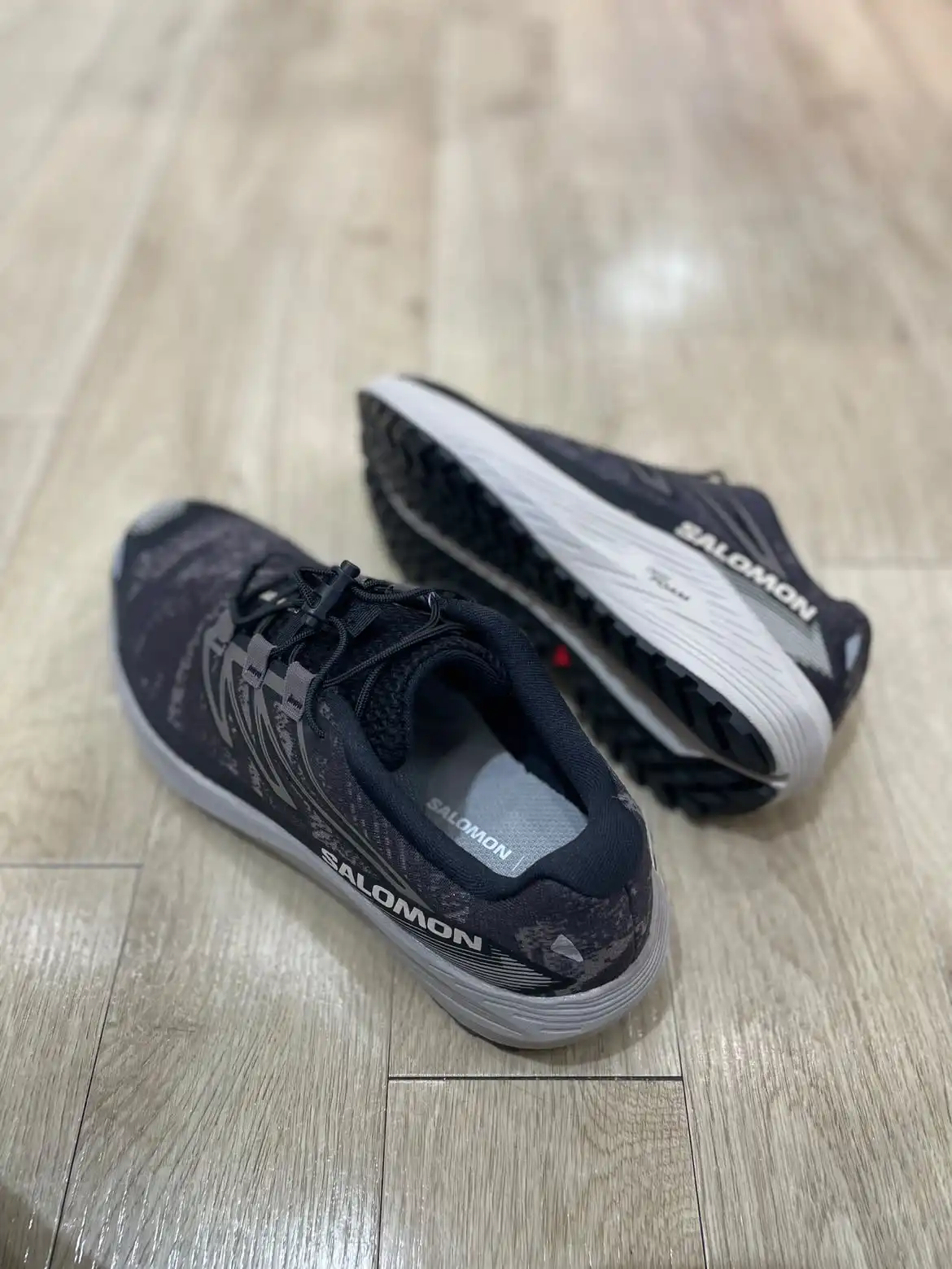 サロモンのAERO FLOW GRVLが入荷~!!!