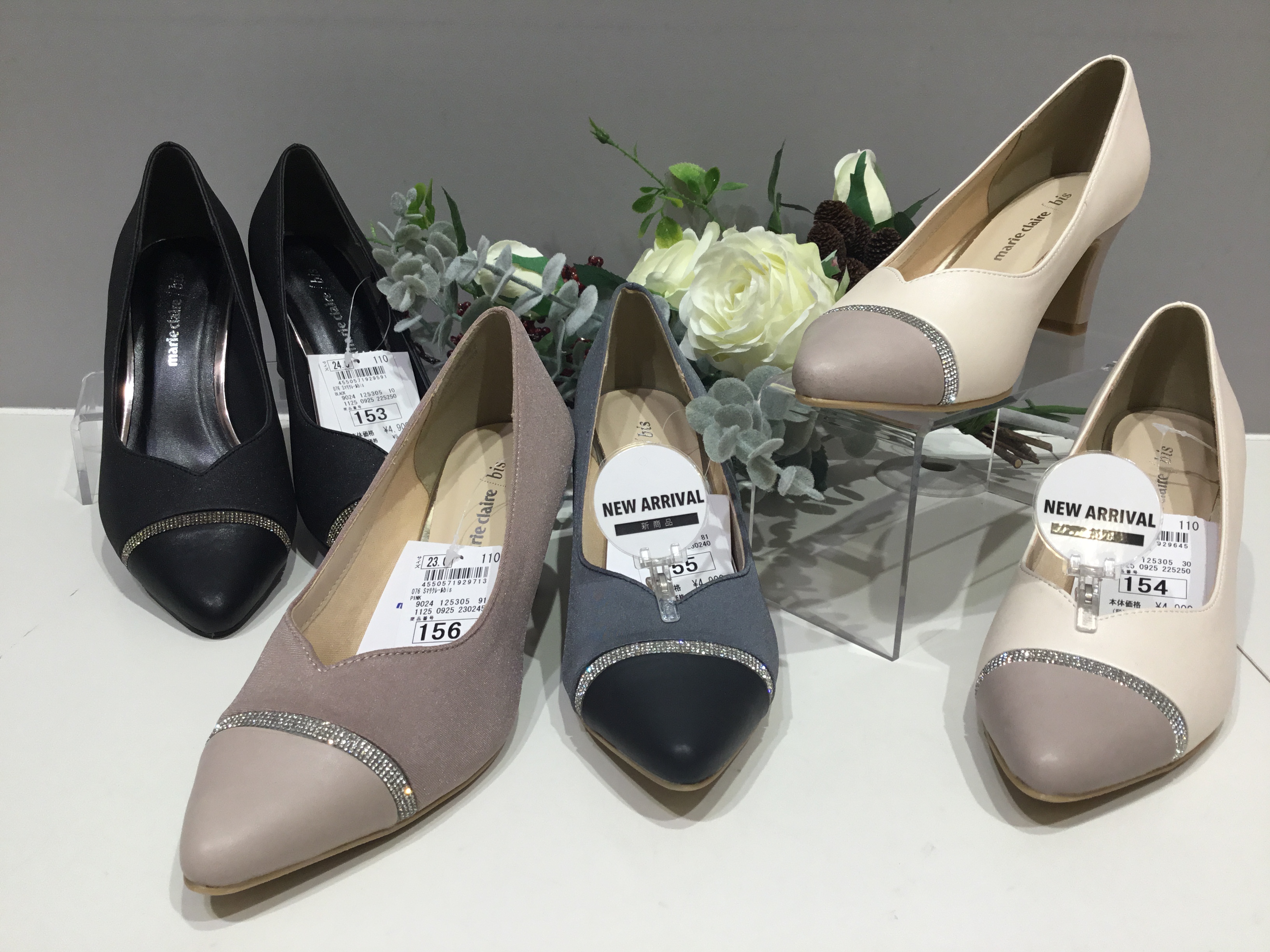 結婚式や同窓会で使えるドレスパンプスが入荷しました！