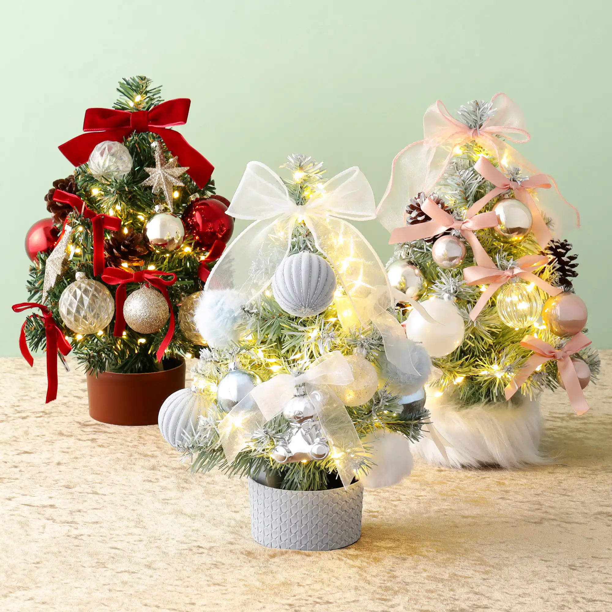 ☆小さな空間を華やかにするクリスマスツリー☆
