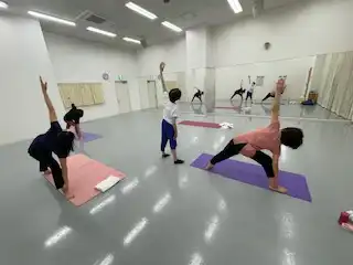 季節の経絡ツボヨガ