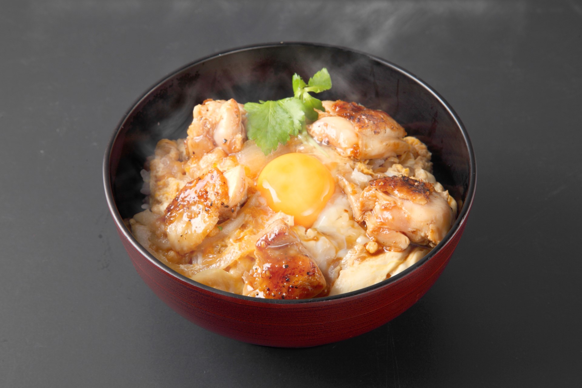 親子丼と鶏料理　鶏山賊