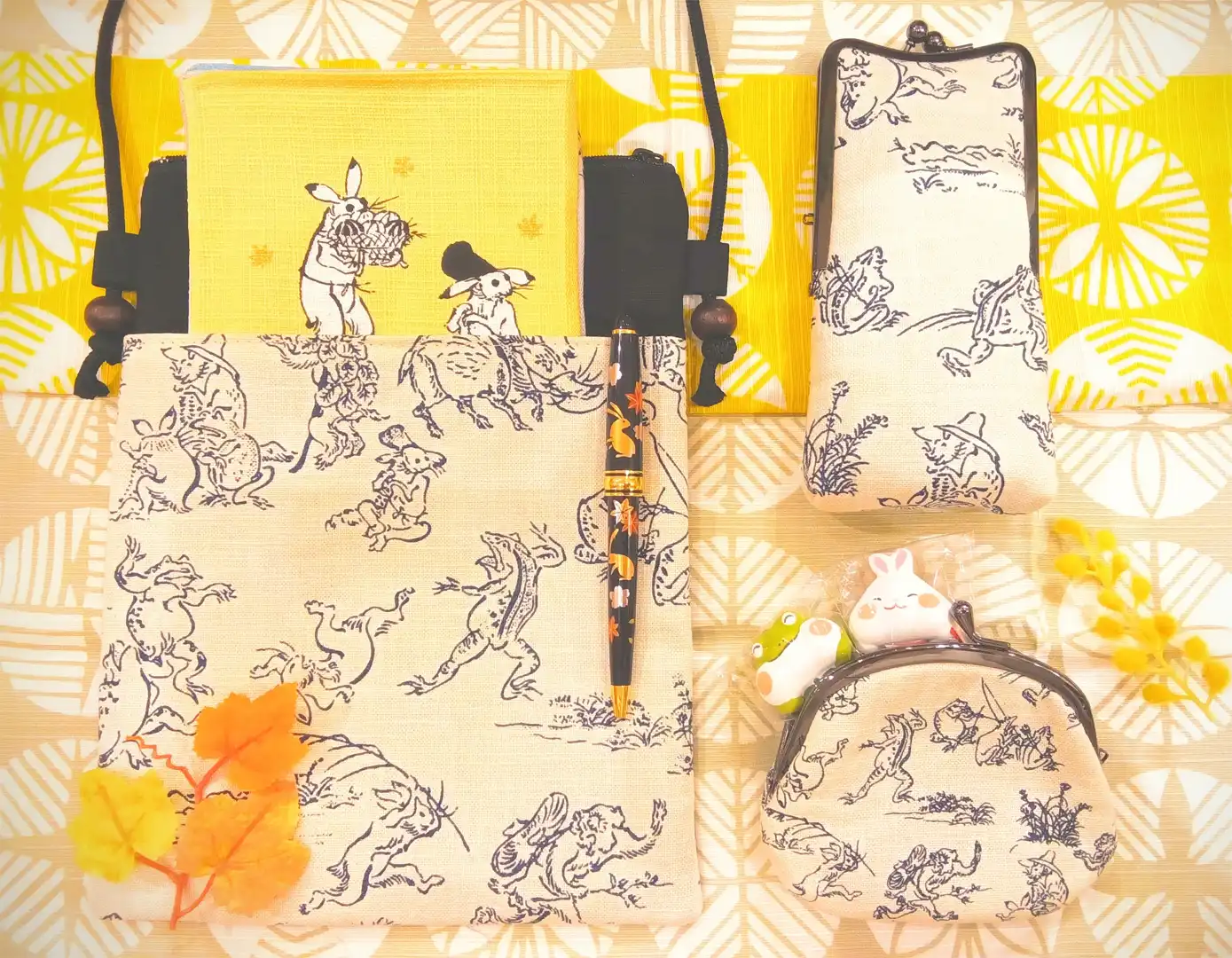 【新商品！】簡素な線と、動きのある構図が魅力な鳥獣戯画の雑貨。