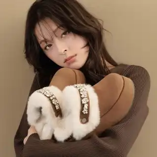 【RANDA（ランダ）】季節の境目を楽しむための1足 “Fur Sabot Collection”が8月より順次登場。
