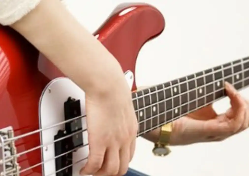 うなれ低音!エレキベース教室生徒募集中!【島村楽器の音楽教室】