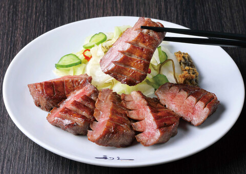 牛たん炭焼 利久