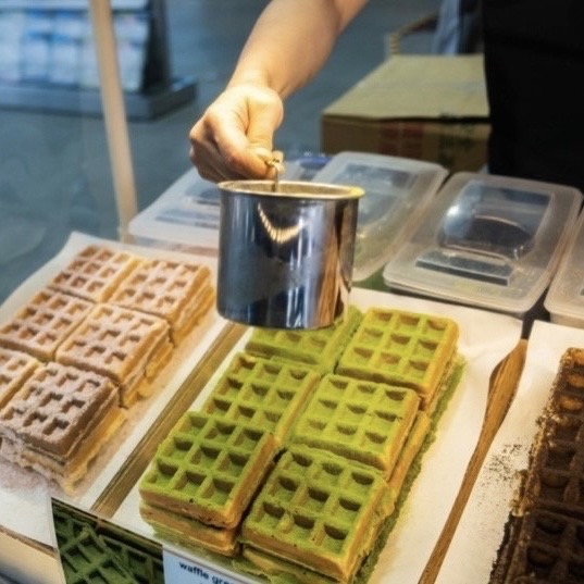 フレンチワッフルの実演販売