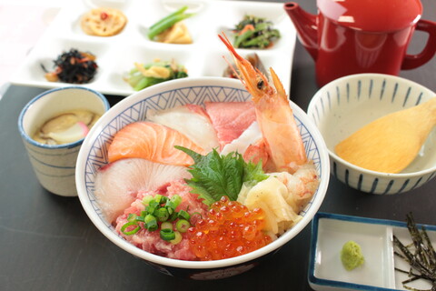 産直鮮魚とおばんざい 魚こめ屋