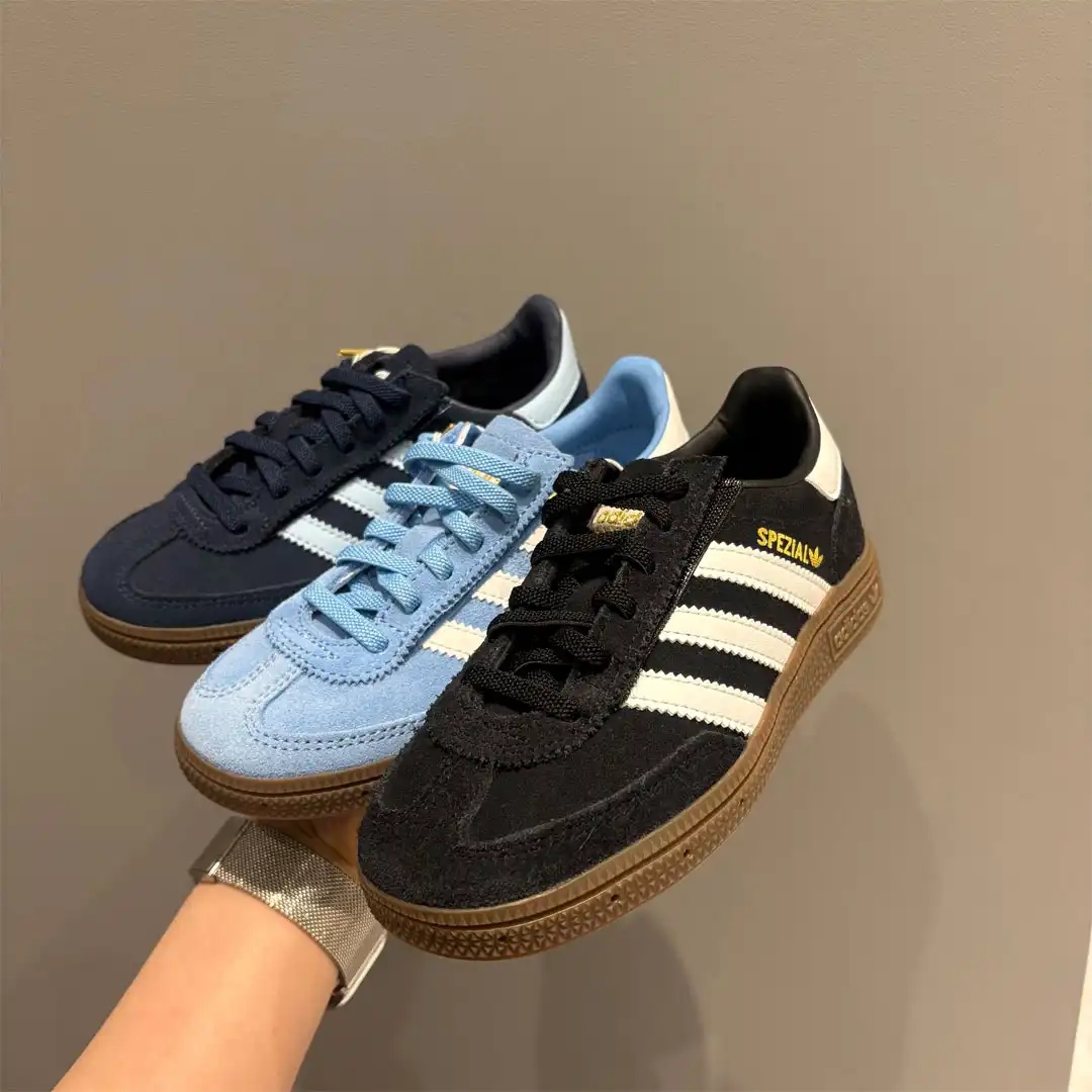 キッズ　スニーカー