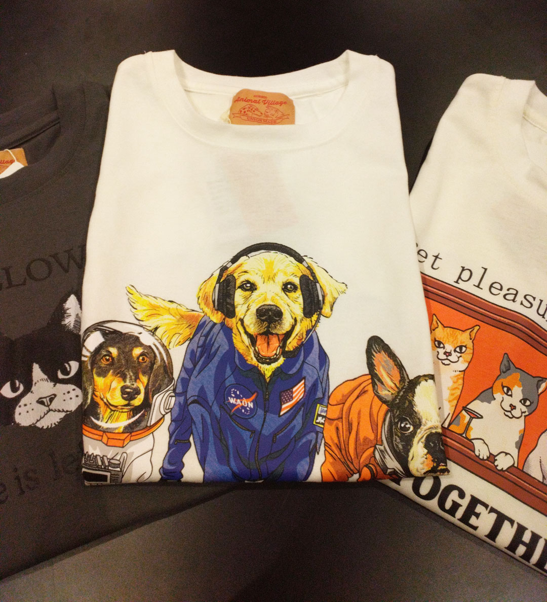 目を引くアニマルデザインTシャツ