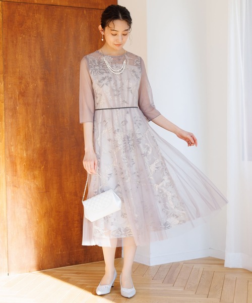 花柄刺繍×チュールレイヤードドレス