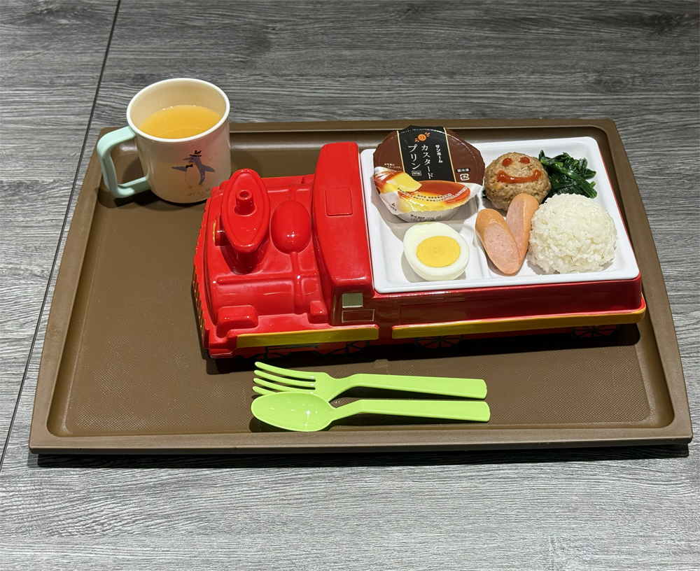 汽車ポッポランチ 税込550円