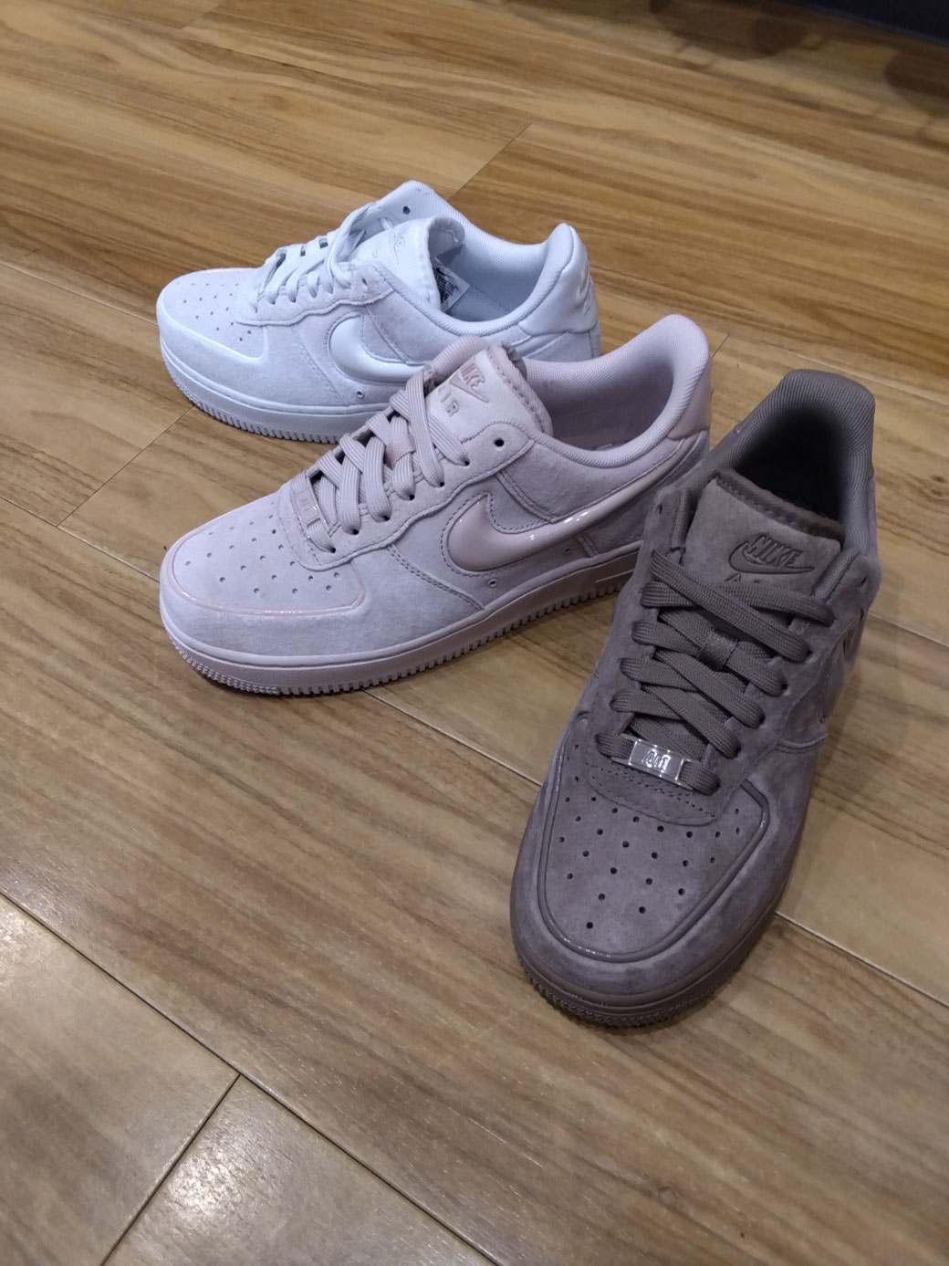 大人気AIRFORCE1のおすすめのカラーを紹介いたします！