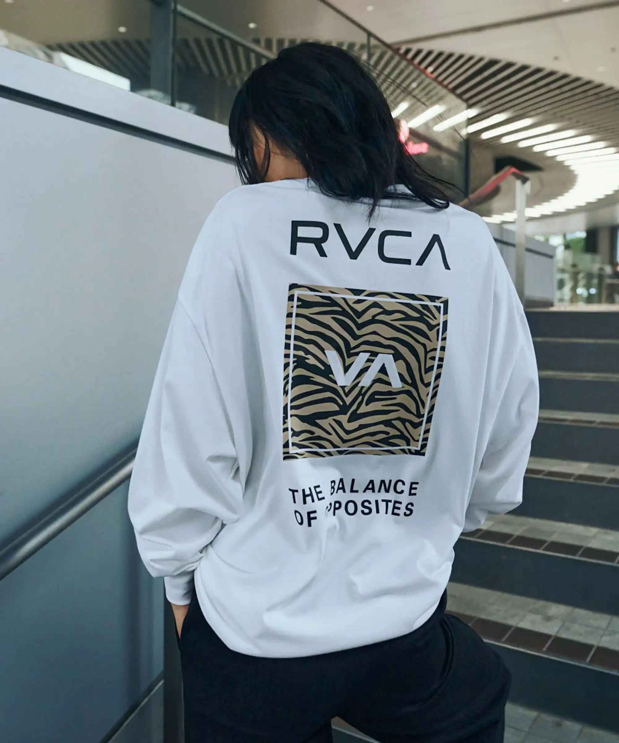 RVCA ウィメンズ　ロンT