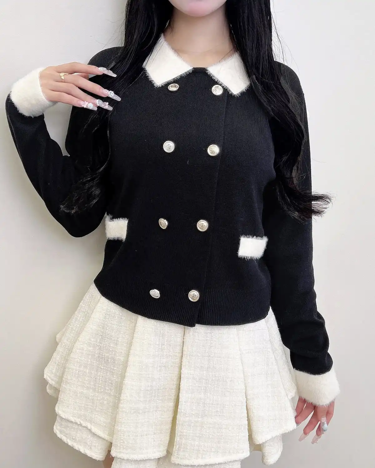 ふわふわフェザーとダブルボタンのトレンドカーディガンが登場♡