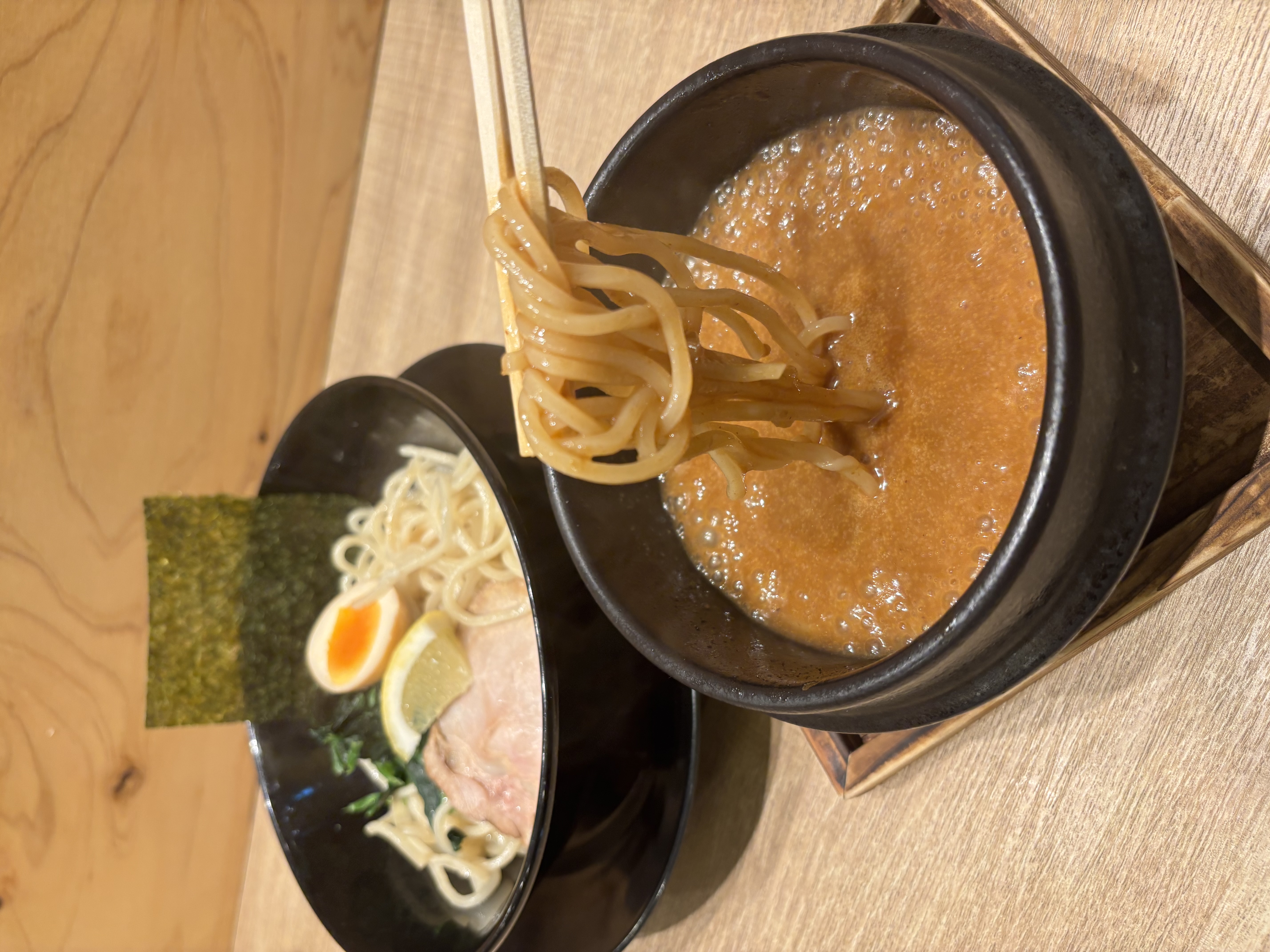 濃厚豚骨伊勢海老つけ麺登場！