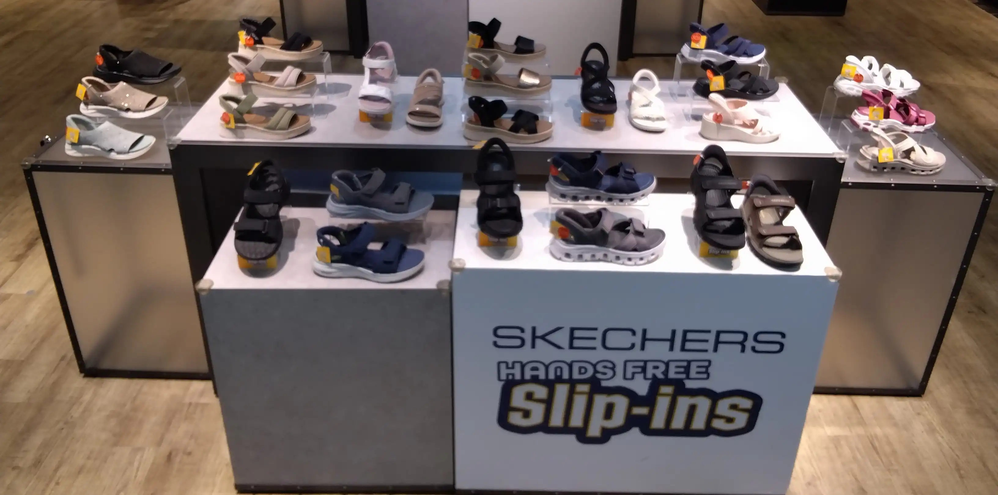 スケッチャーズ期間限定企画