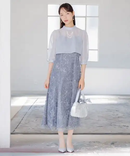 シアーブラウス×スパンコール刺繍ドレス