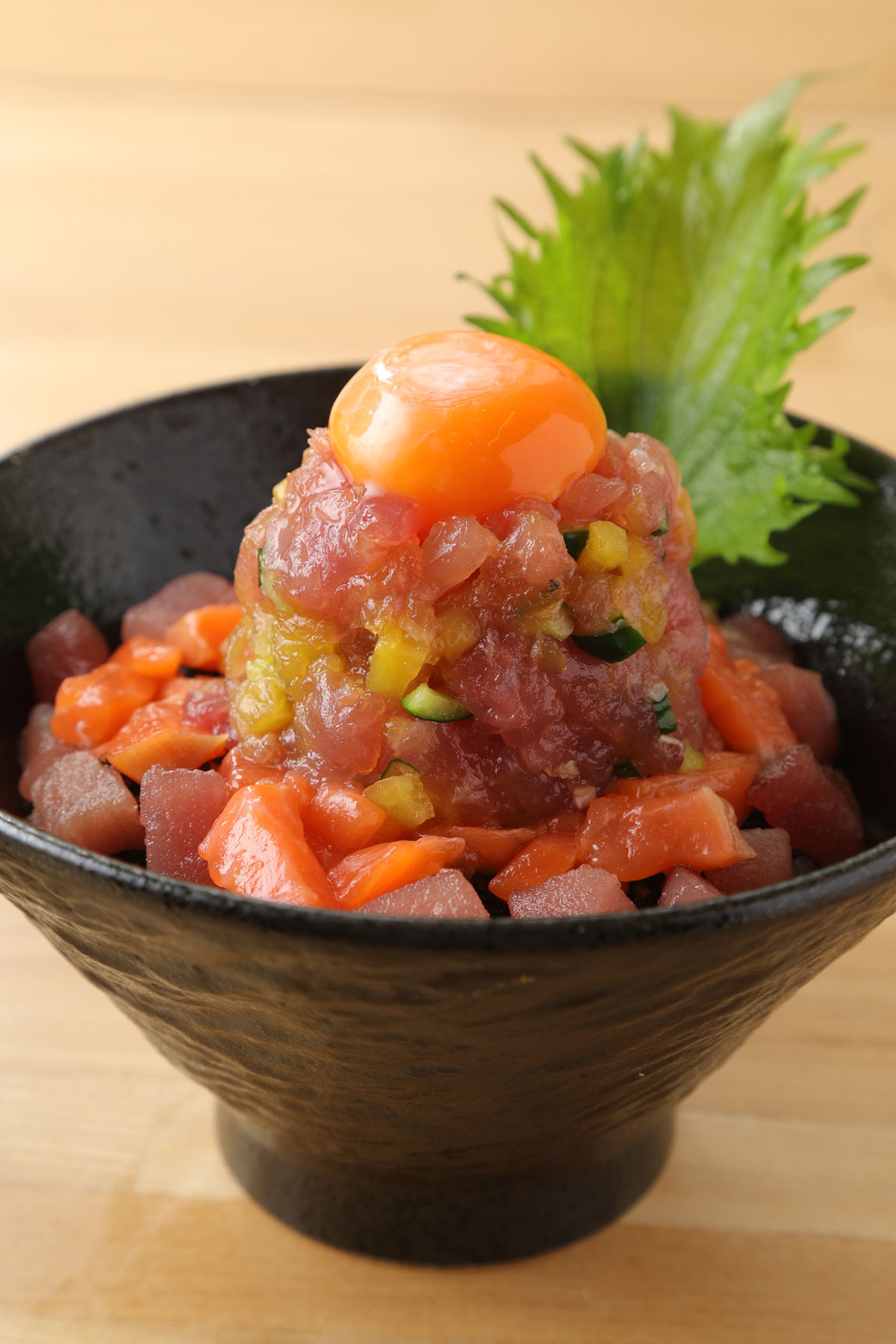 【新商品】新しい海鮮丼「とろ彩丼」販売スタート