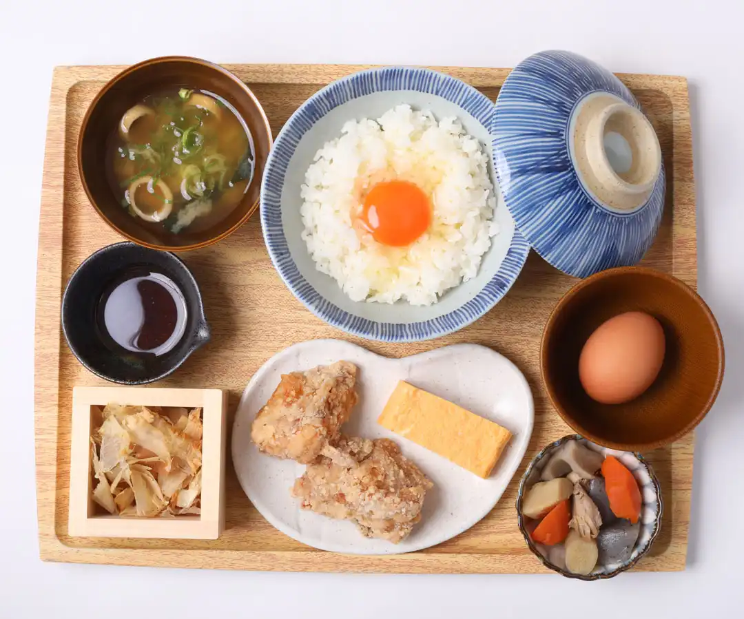 鳥〇食堂×タニタカフェ