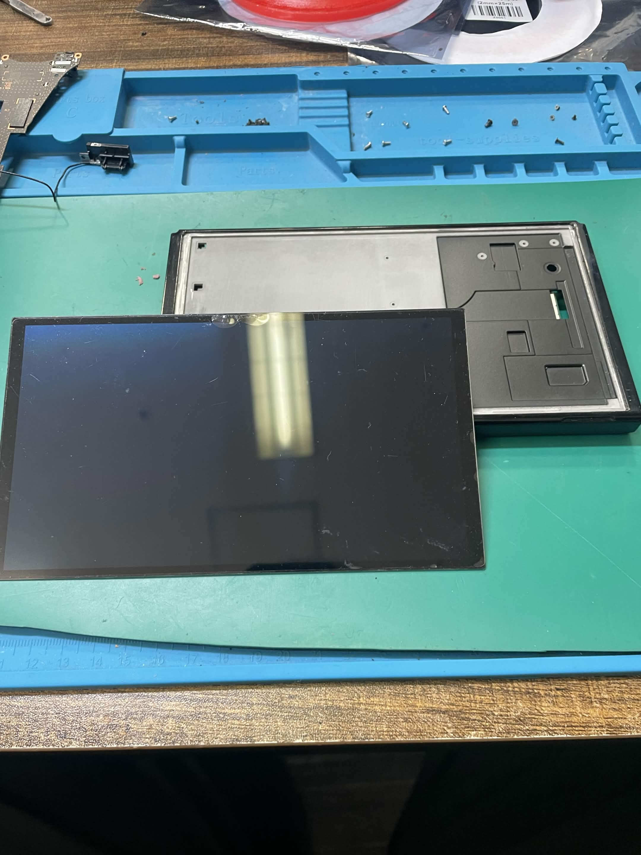 Nintendo Switch の 画面修理交換