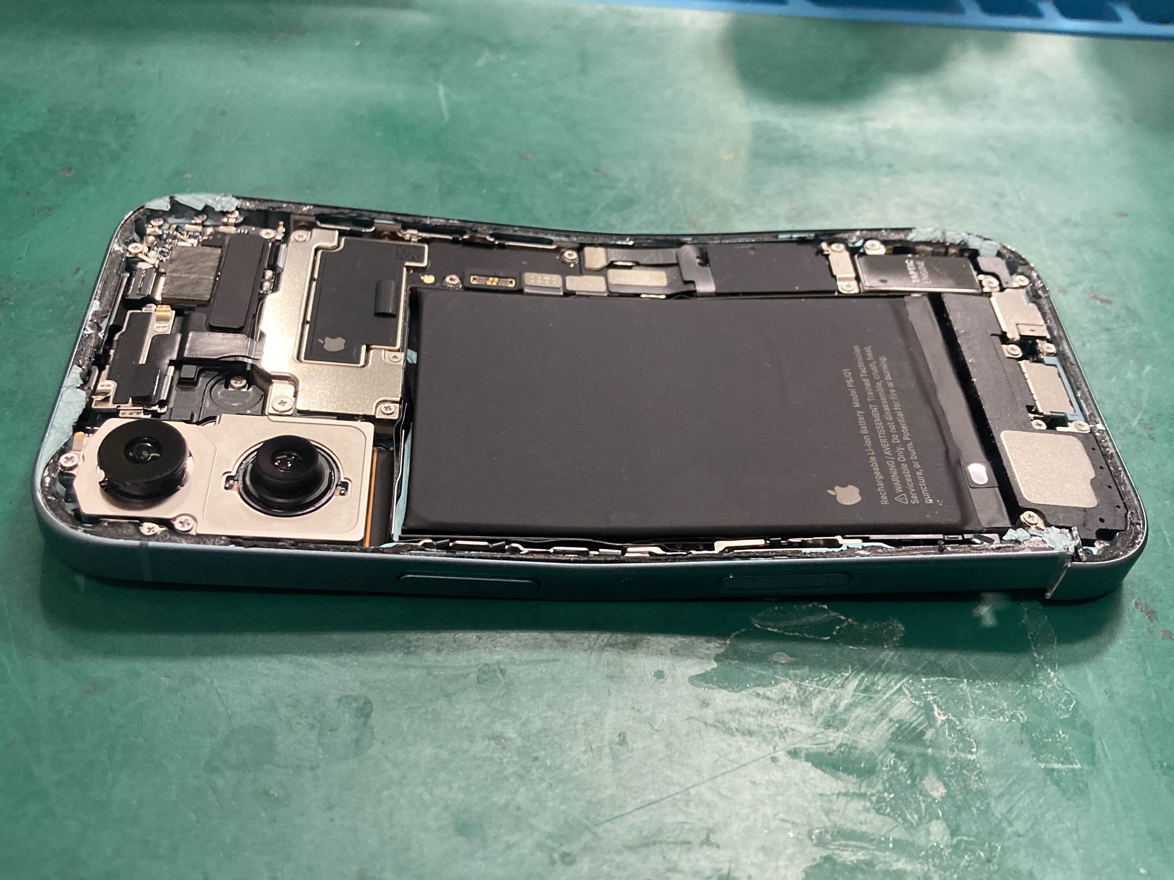 ニュース｜ショップニュース｜落として割れてしまったiPhone16の背面