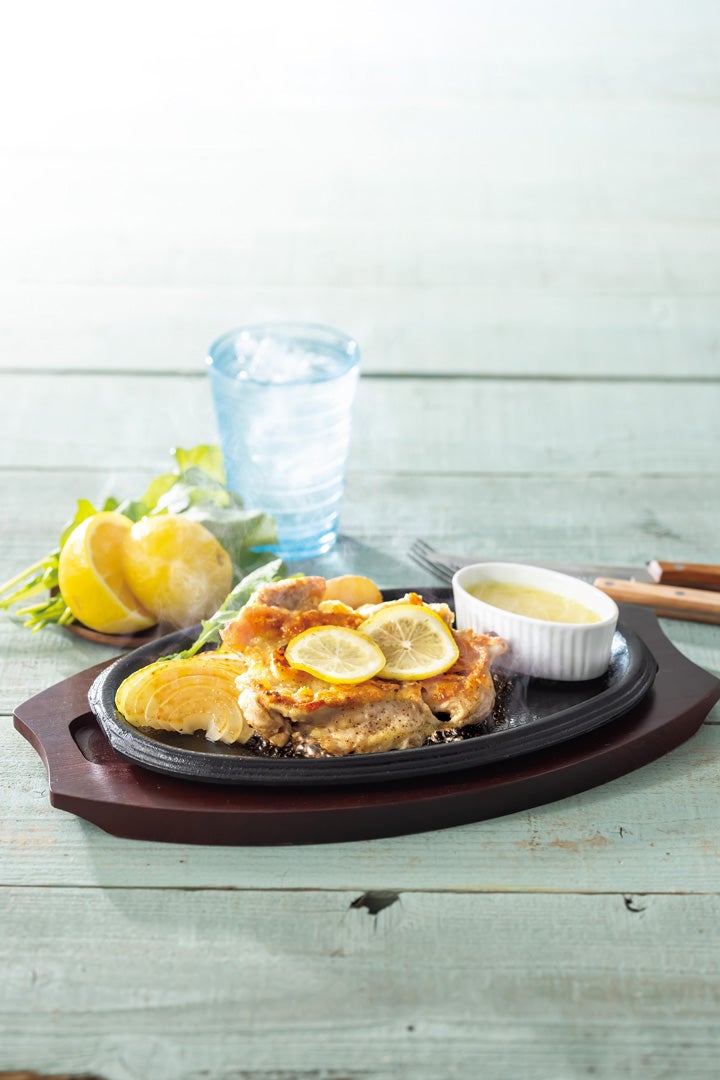 ［限定メニュー］レモンチキンステーキ（パン付き）　本体価格1,800円（税込1,980円）