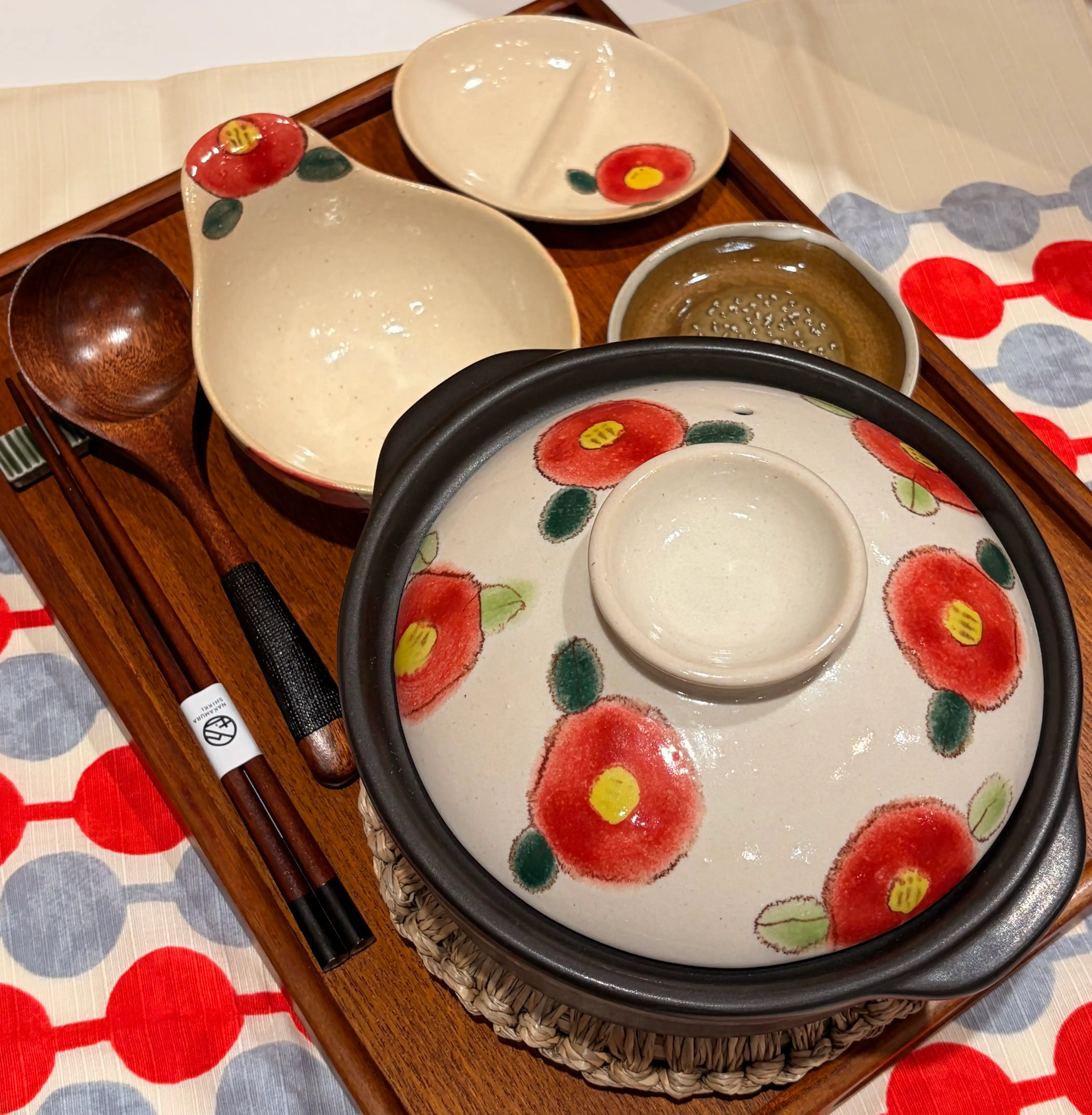 お一人用から楽しめる土鍋、入荷してます!