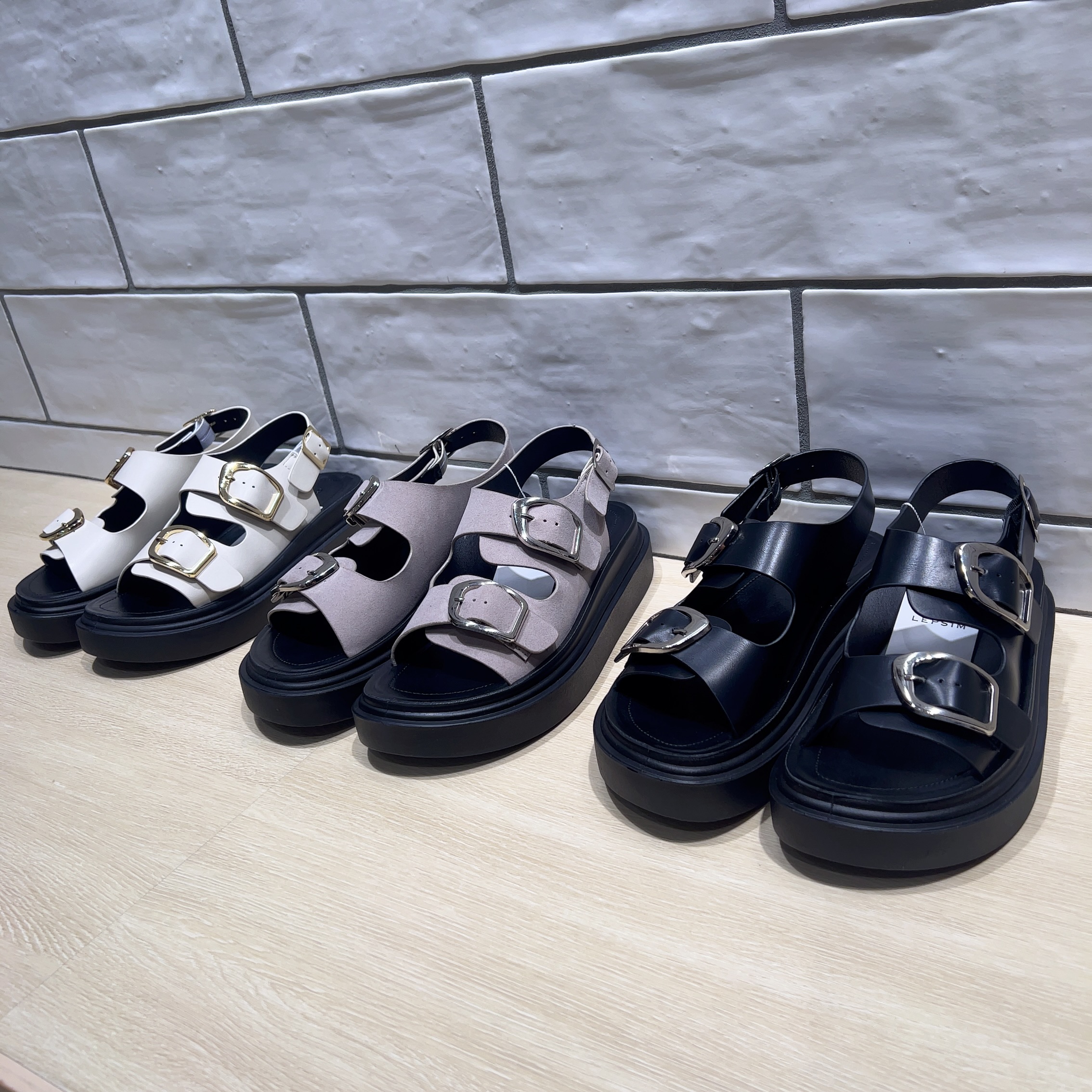 新作サンダルのご紹介