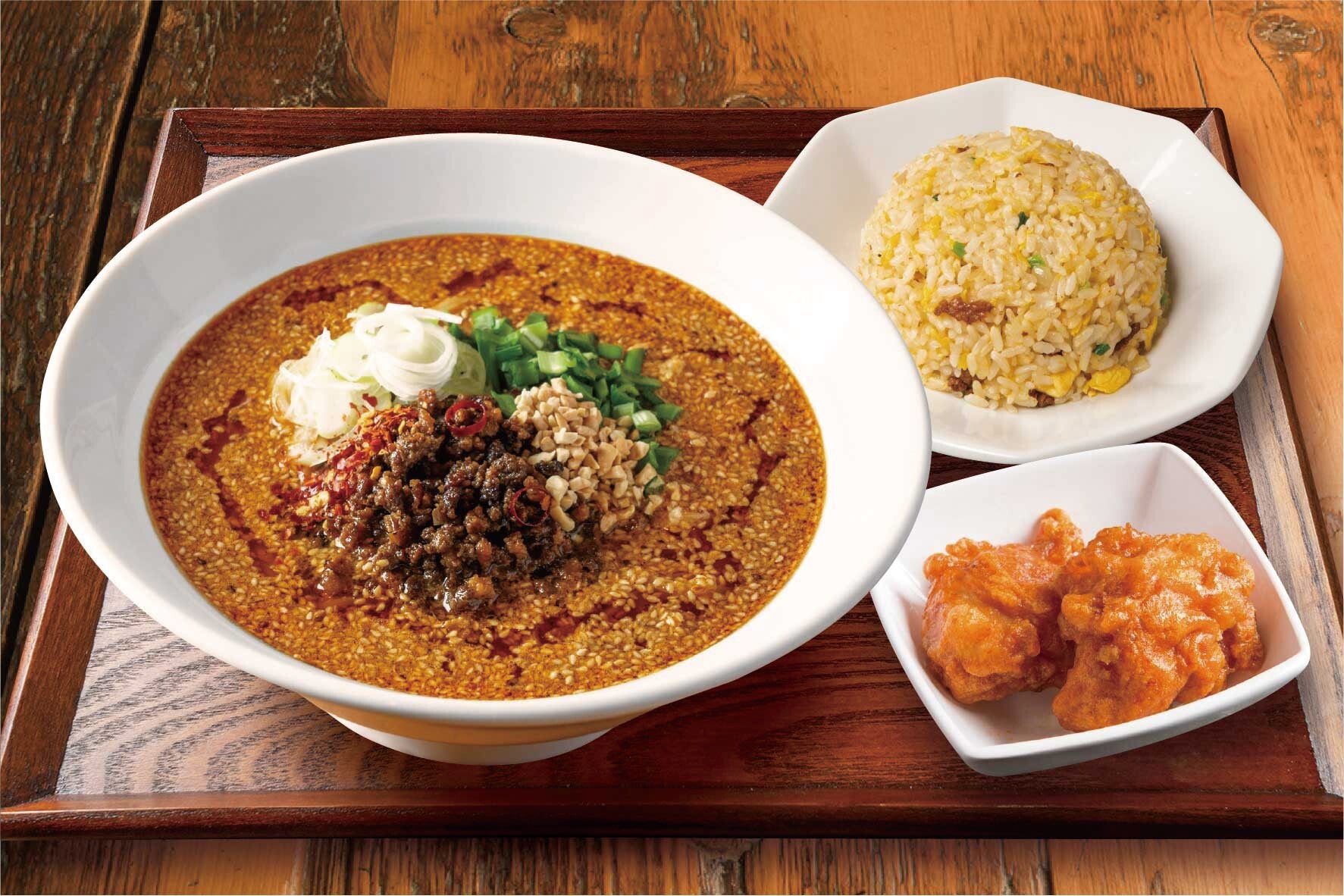 【各日21食限定】　白ごま担々麺と半炒飯セット　本体価格1,210円（税込1,331円）