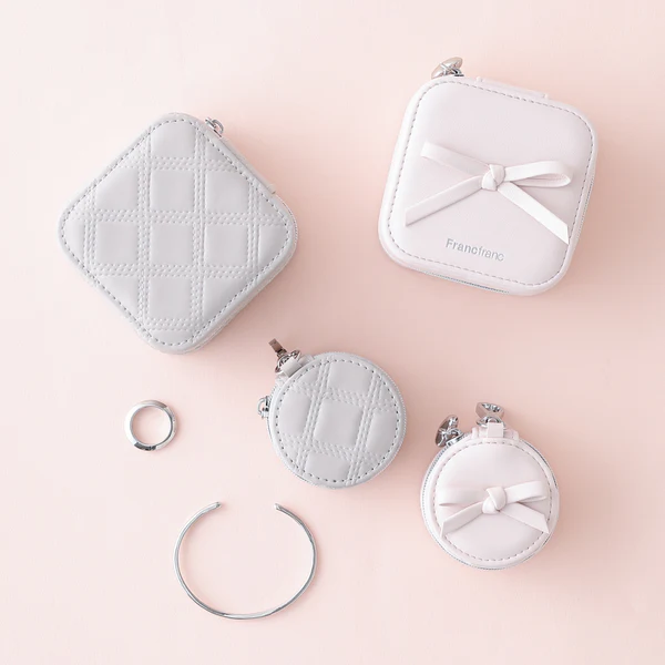 旅行にもオススメ♪持ち運べるジュエリーボックス