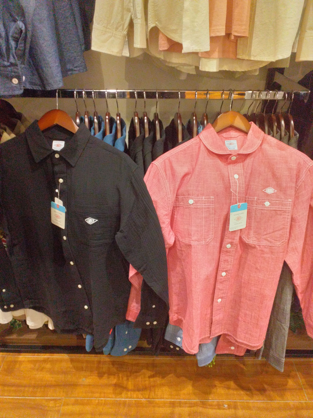 新作シャツ入荷