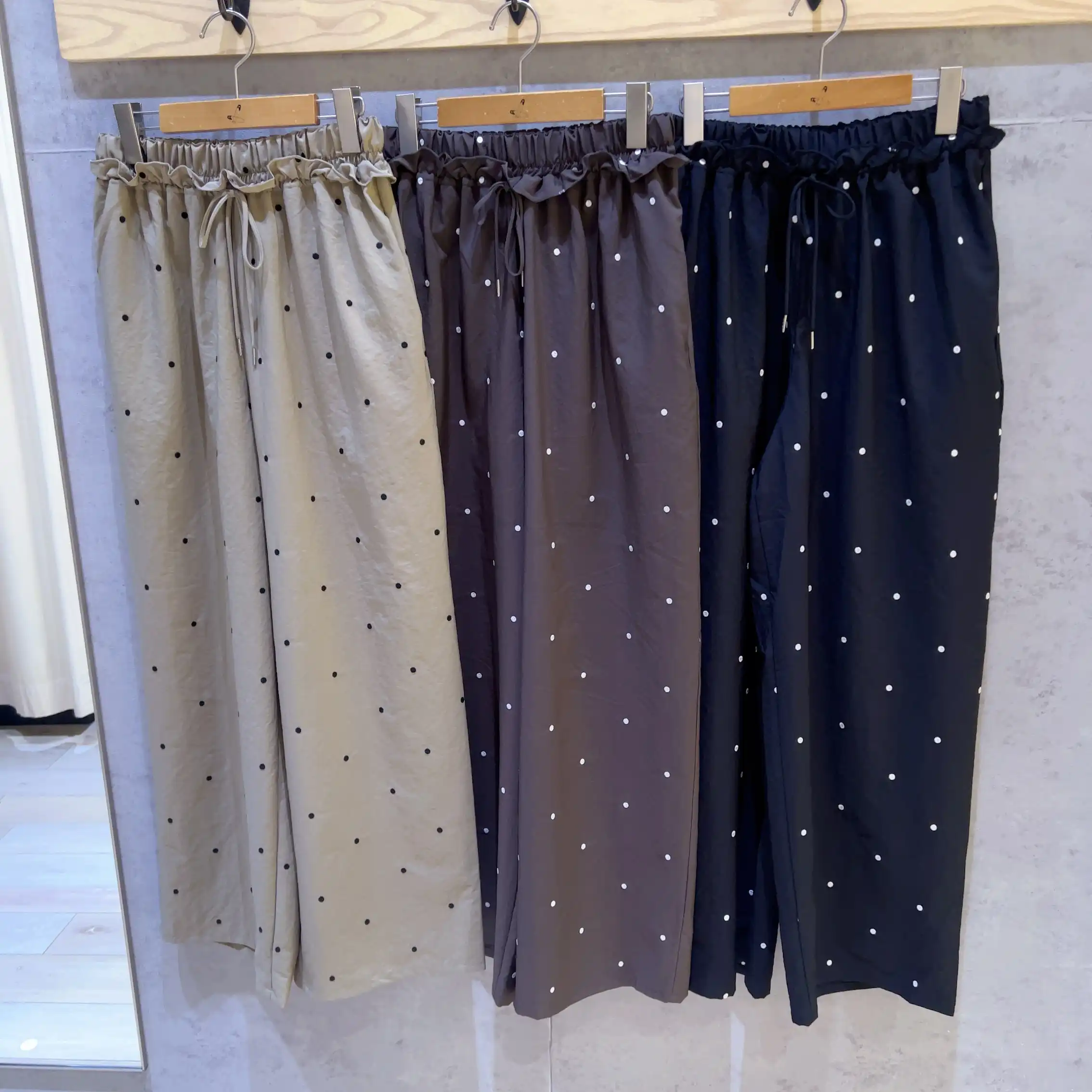 トレンド◎ドット柄パンツが再入荷しました！