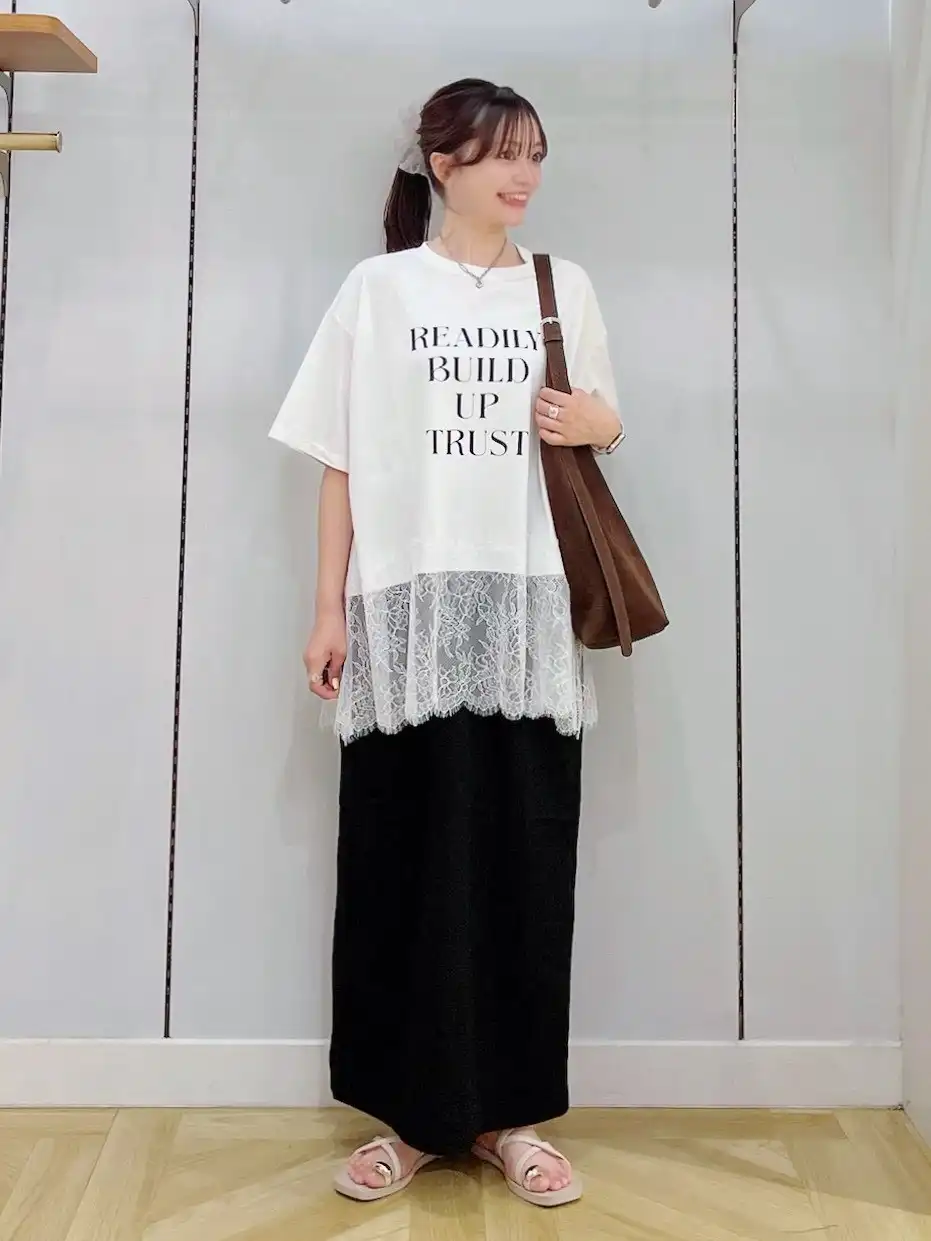 1枚でおしゃれ見え！スソレースロゴTシャツ☆