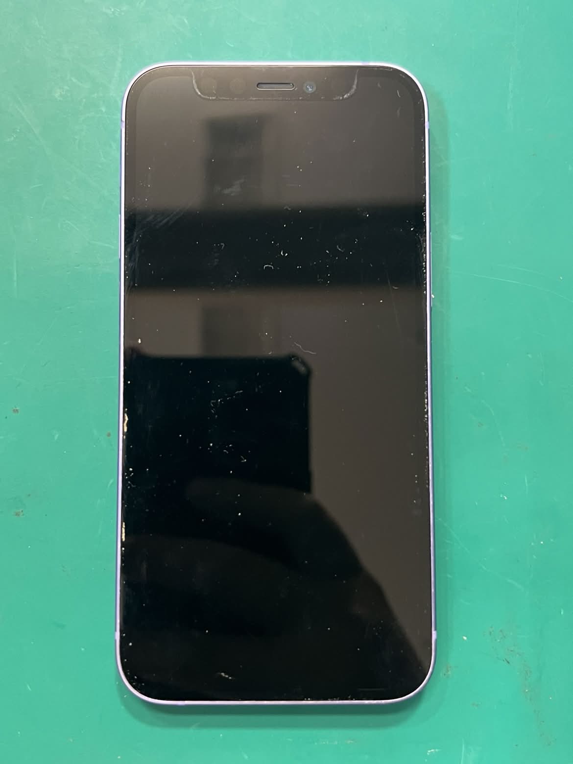 バッテリーが膨張してしまったiPhone12miniバッテリー交換