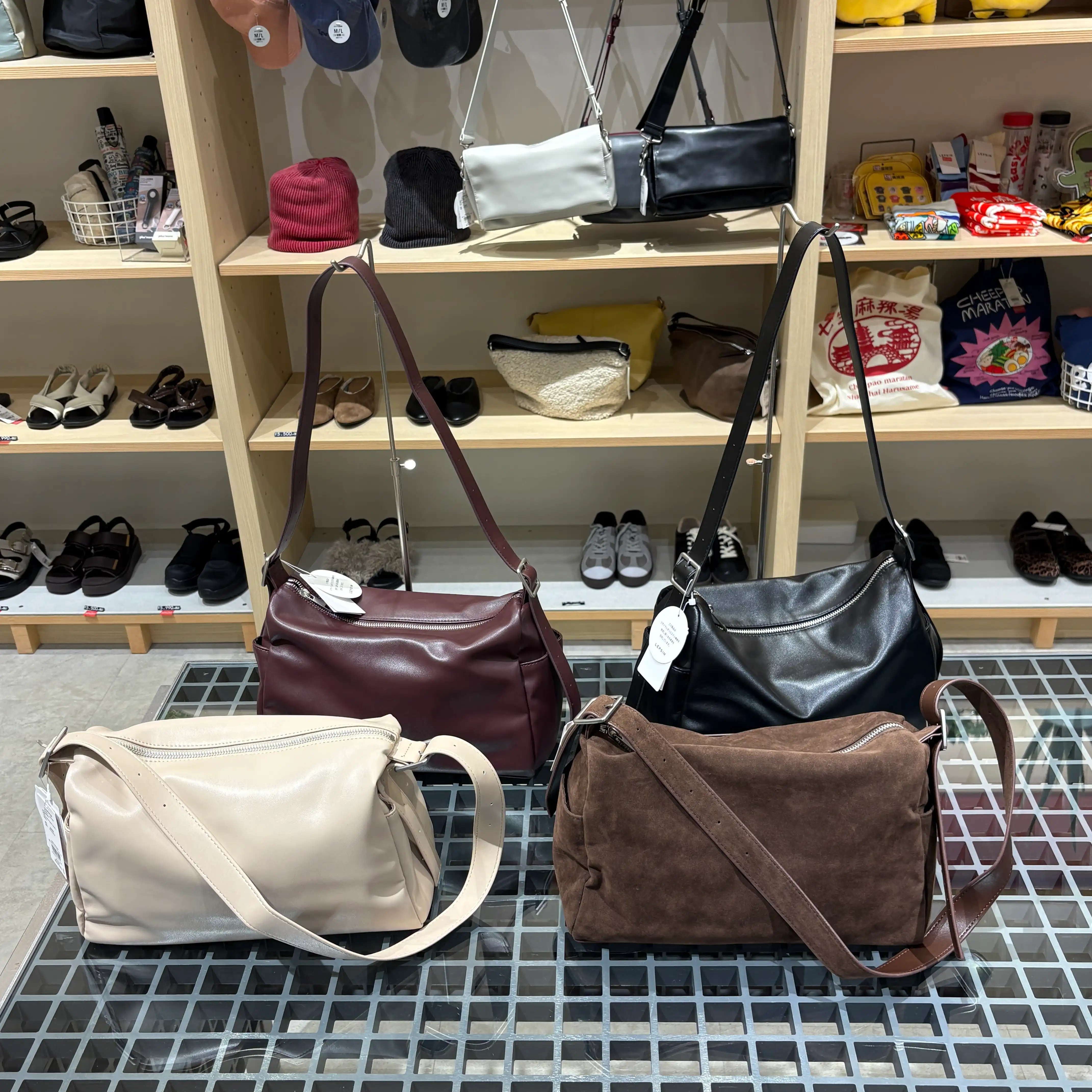 ★スタッフ一押し★500mlペットボトルも入るバッグ